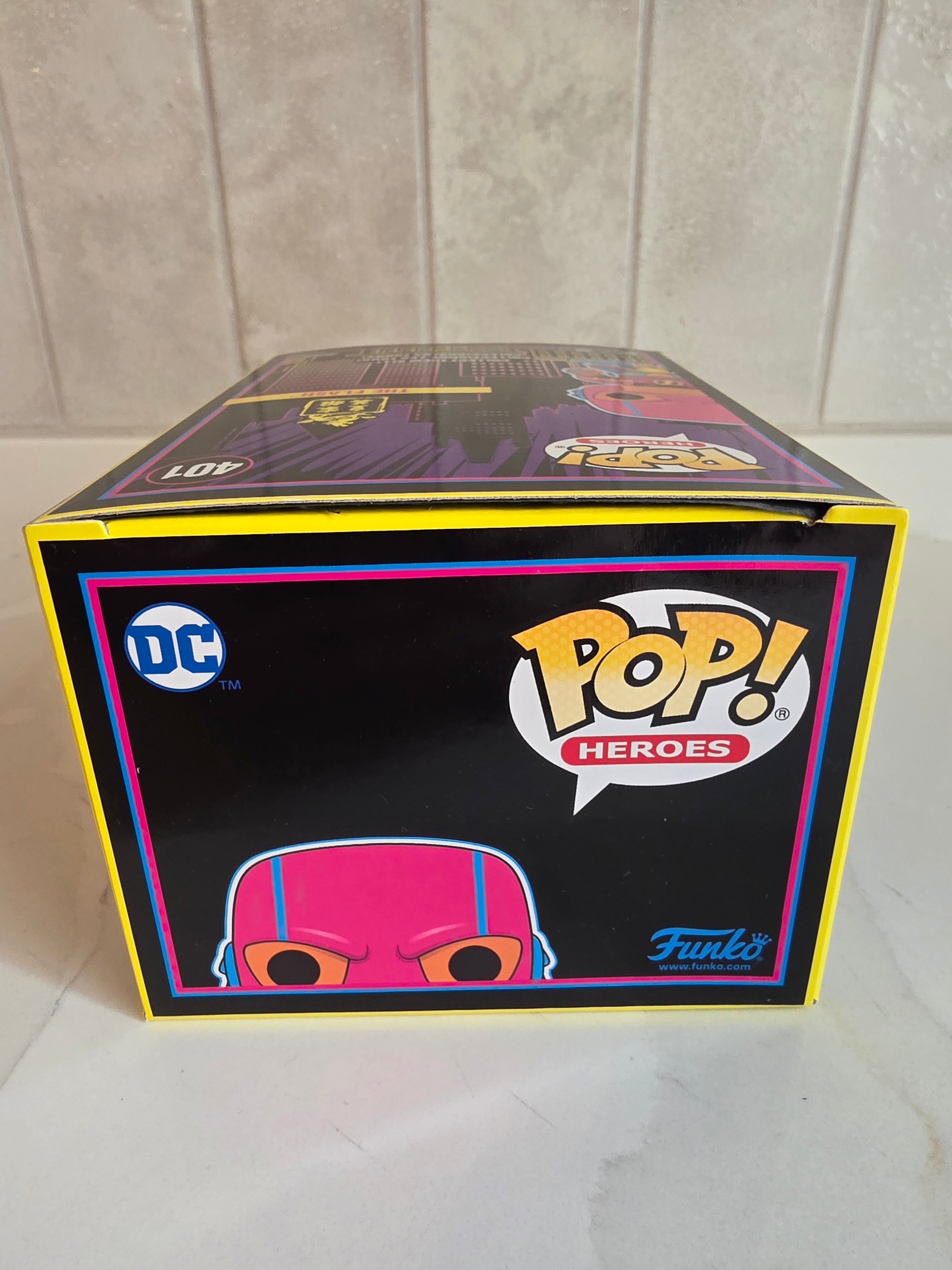 Funko Pop! DC Flash 401 (blacklight) (pre-owned) - Frog Vault Collectables