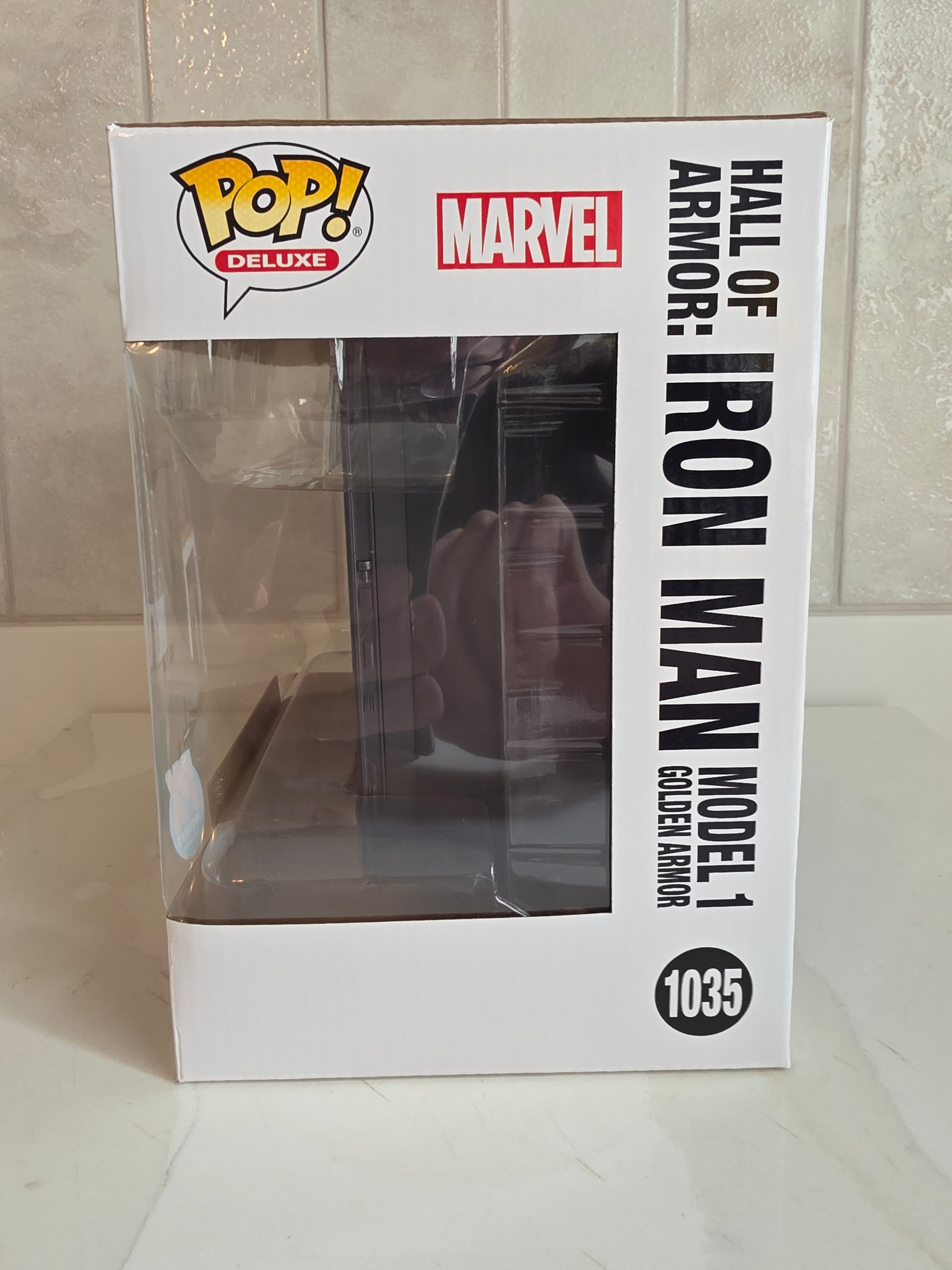 Funko Pop! Deluxe Hall of Armor: Iron Man Model 1 Golden Armor 1035 (pre-owned) - Frog Vault Collectables