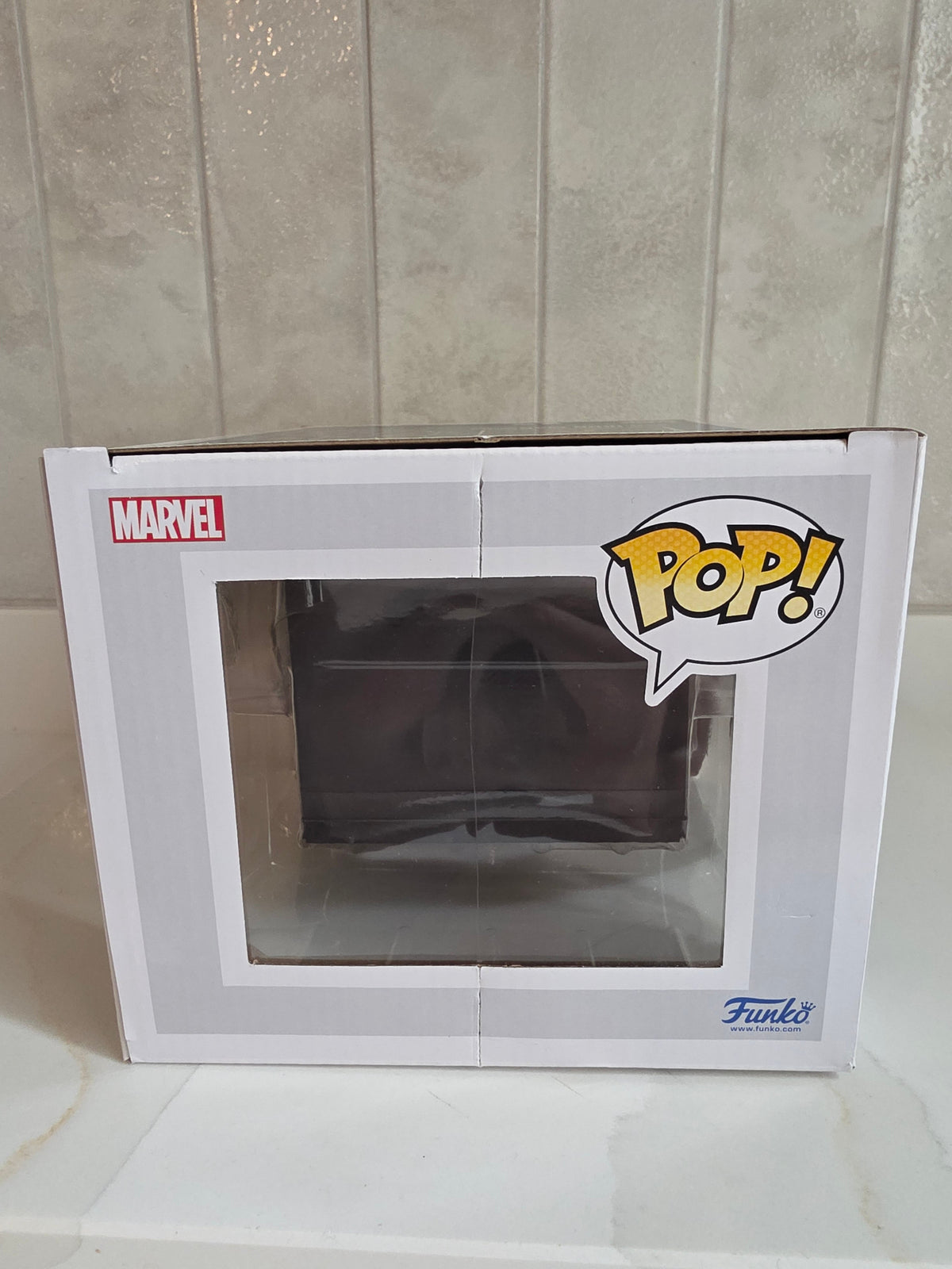 Funko Pop! Deluxe Hall of Armor: Iron Man Model 8 Silver Centurion 1038 (pre-owned) (slight damage to box) - Frog Vault Collectables