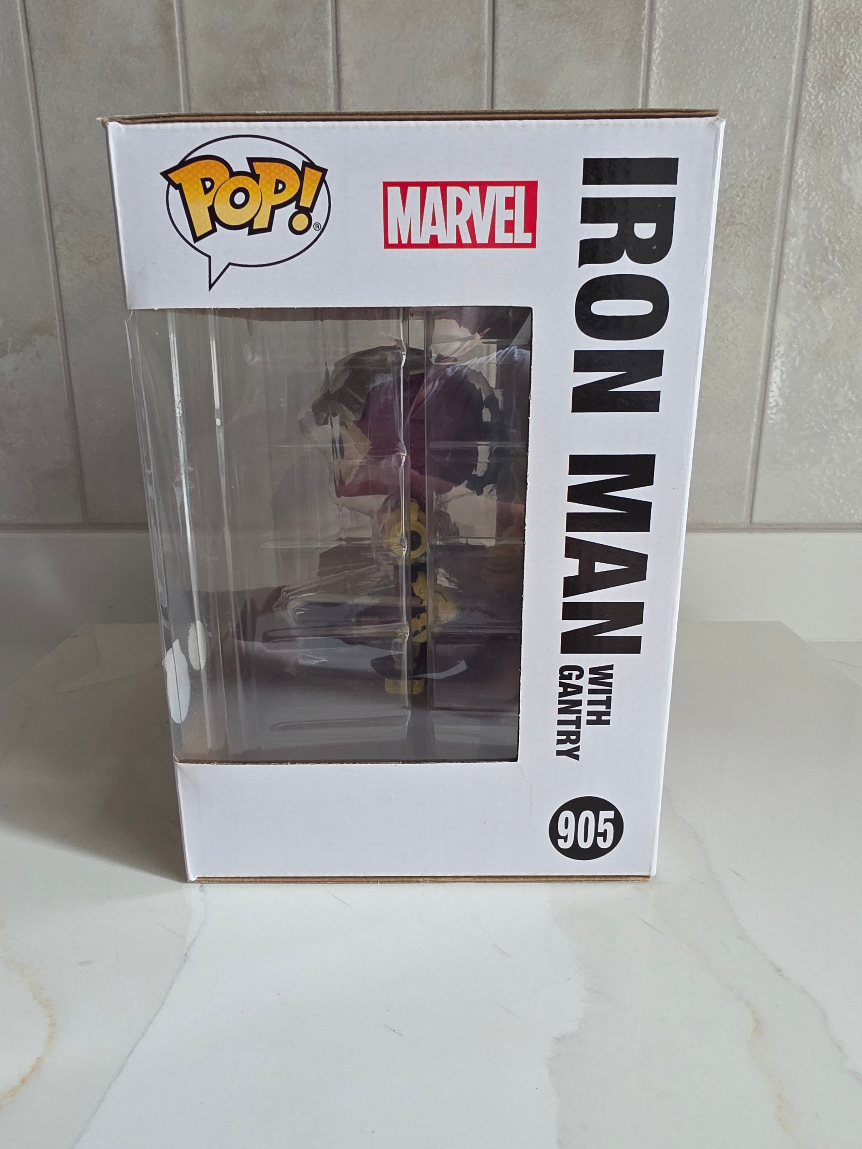 Funko Pop! Deluxe Iron Man with Gantry 905 (PX) (pre-owned) - Frog Vault Collectables
