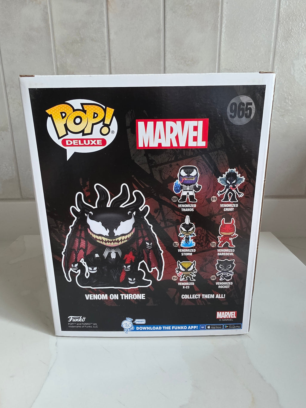 Funko Pop! Deluxe Venom on Throne 965 (pop in a box) (pre-owned) - Frog Vault Collectables