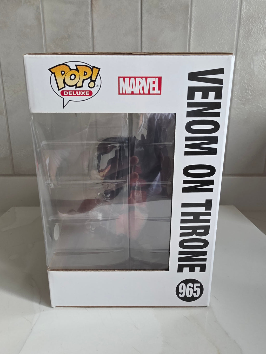 Funko Pop! Deluxe Venom on Throne 965 (pop in a box) (pre-owned) - Frog Vault Collectables