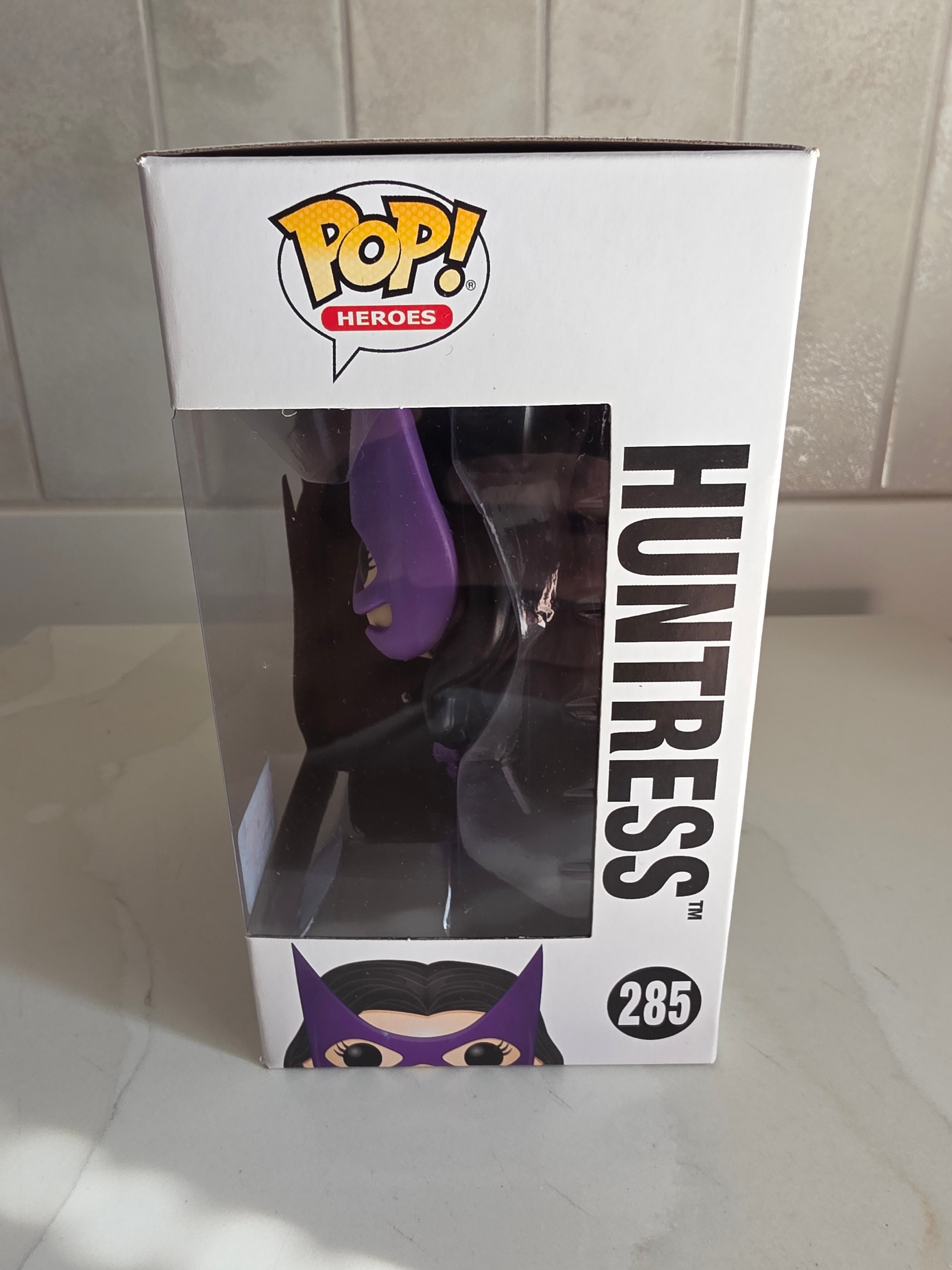Funko Pop! Huntress 285 (pre-owned) - Frog Vault Collectables