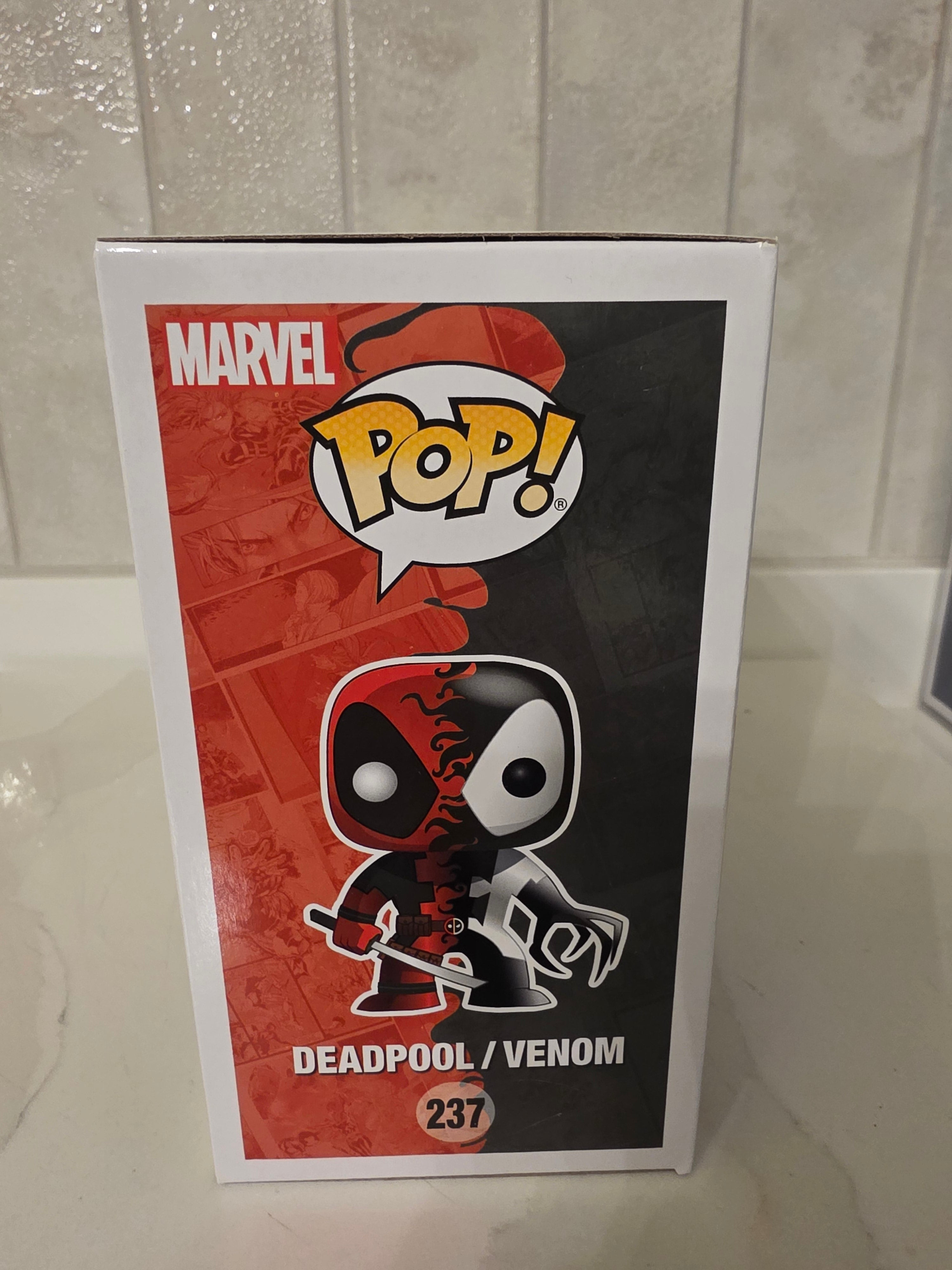 Funko Pop! Marvel Deadpool/Venom 237 (pre-owned) - Frog Vault Collectables