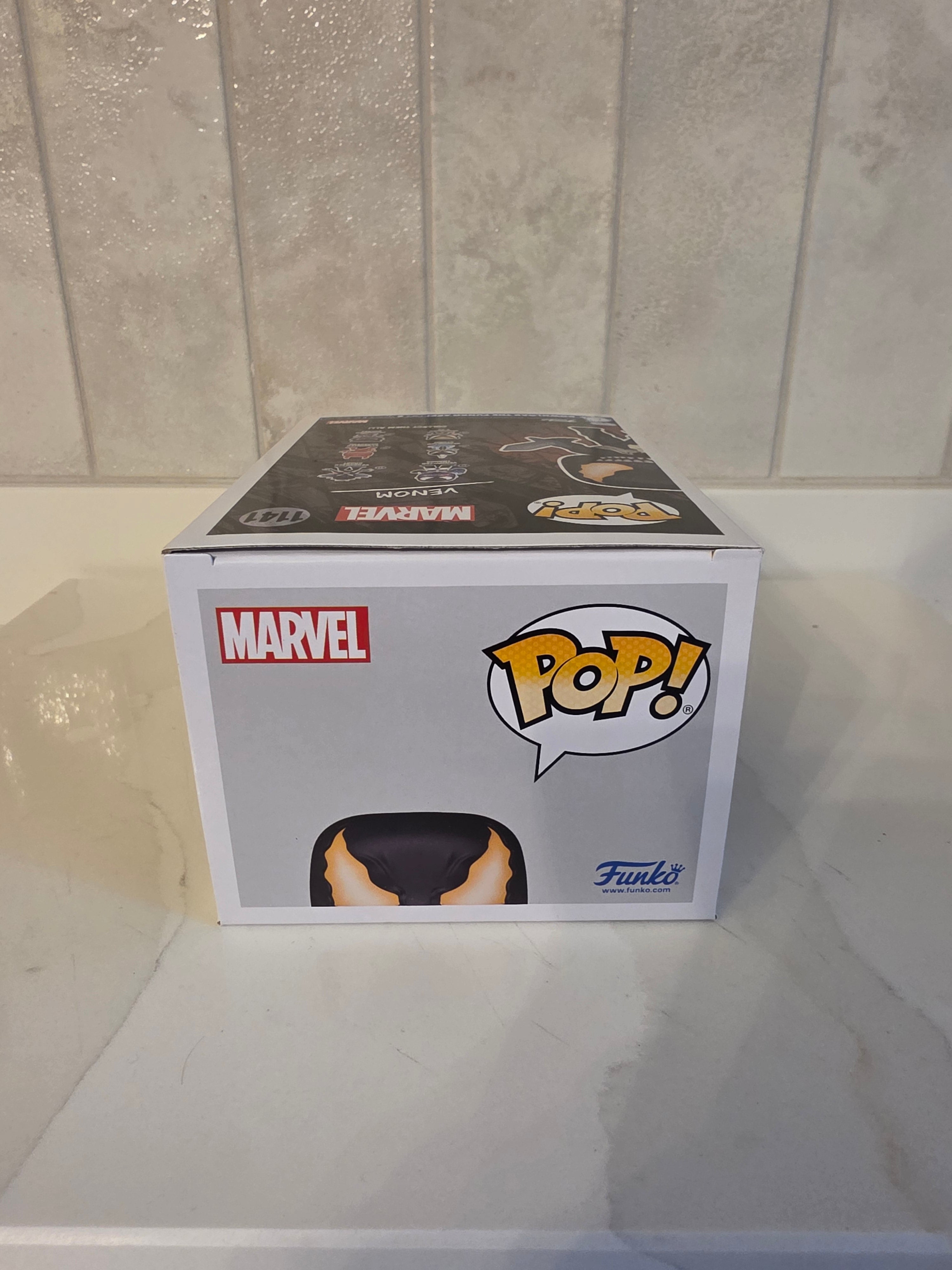 Funko Pop! Marvel Venom 1141 (glow in the dark) (pre-owned) - Frog Vault Collectables