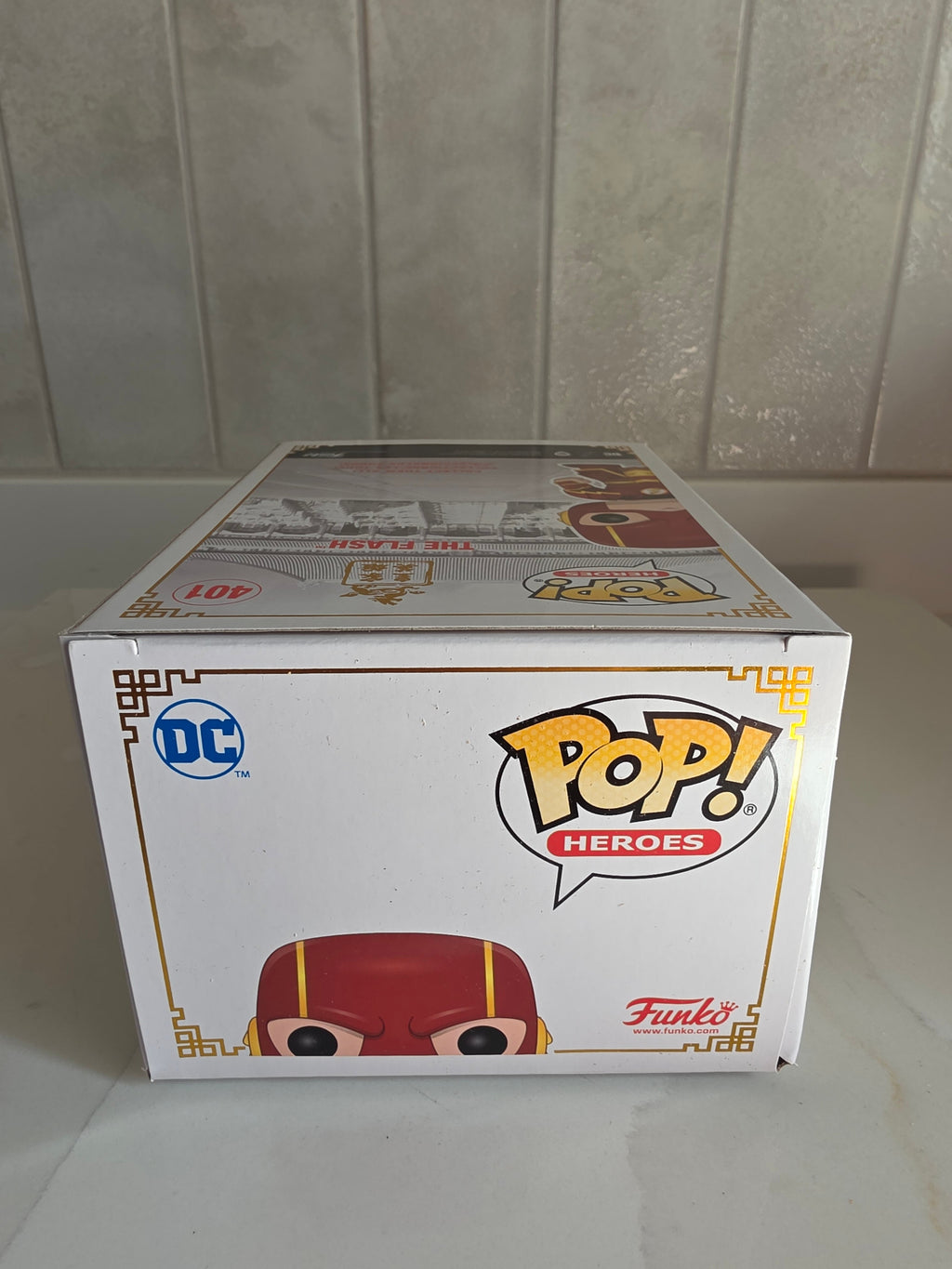 Funko Pop! The Flash (reverse flash imperial palace) 401 (pre-owned) - Frog Vault Collectables