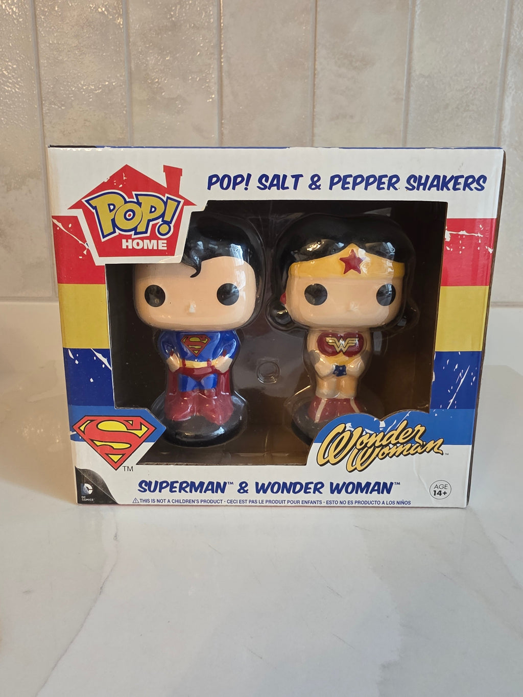 Funko Salt and Pepper Shakers Superman & Wonder Woman - Frog Vault Collectables