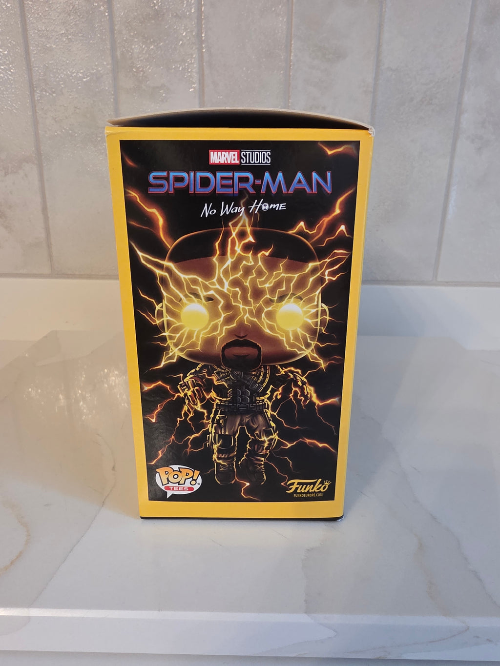 Funko Pop! Tees Spider-man No Way Home Electro - size Medium