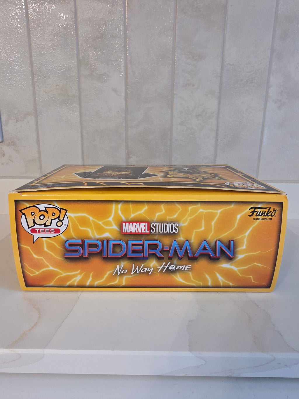 Funko Pop! Tees Spider-man No Way Home Electro - size Medium