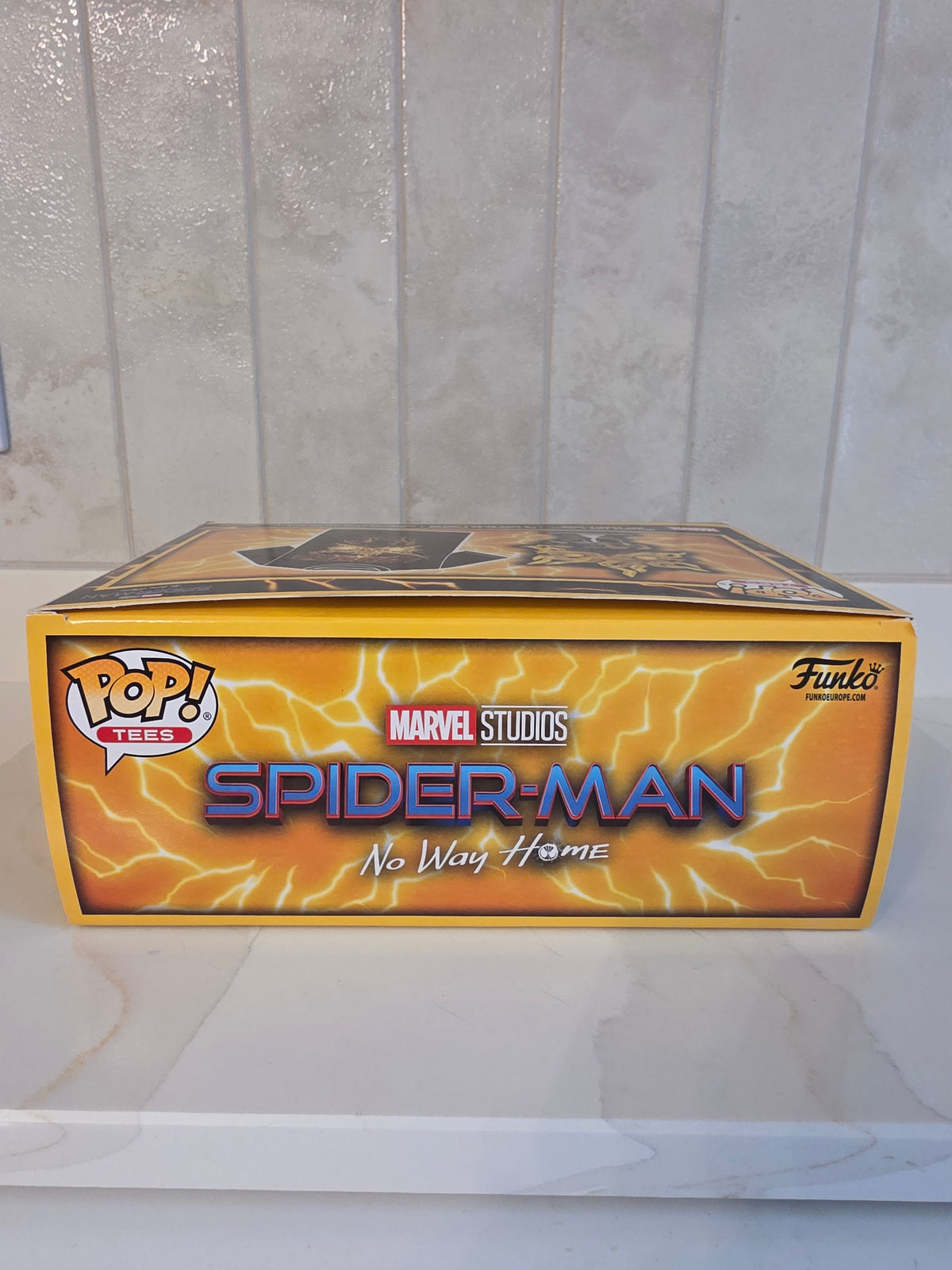 Funko Pop! Tees Spider-man No Way Home Electro - size Medium