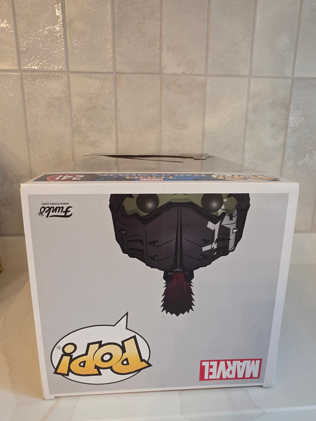 Funko Pop! Jumbo Thor Ragnarok Hulk 241 (pre-owned)